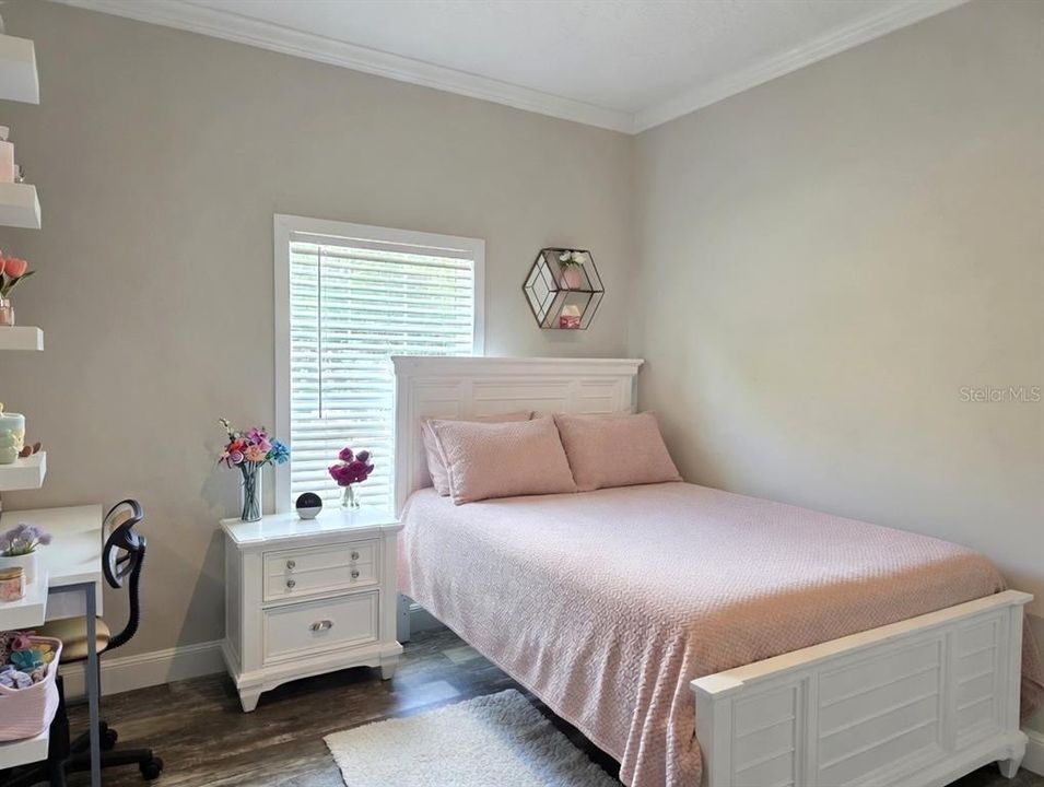 For Sale: $374,900 (5 beds, 3 baths, 2280 Square Feet)
