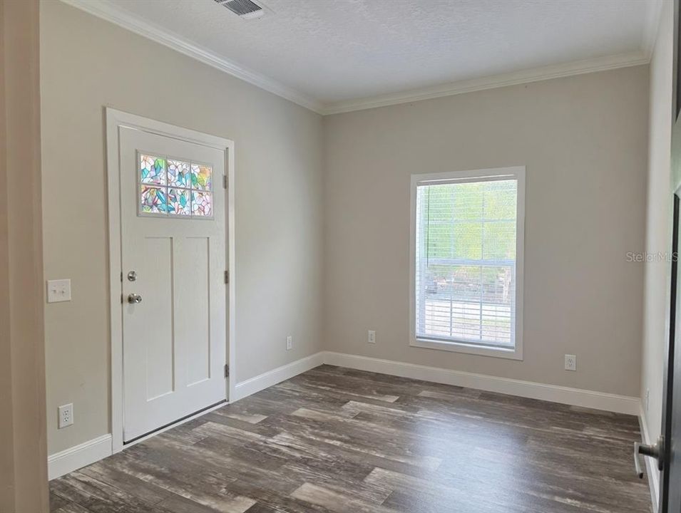 For Sale: $374,900 (5 beds, 3 baths, 2280 Square Feet)