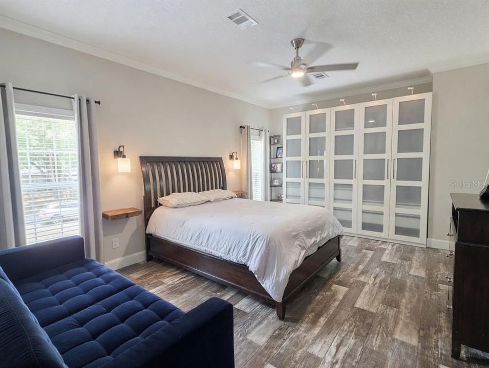 For Sale: $374,900 (5 beds, 3 baths, 2280 Square Feet)