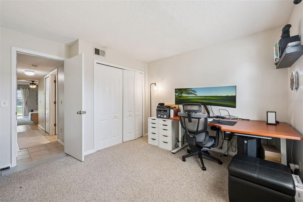 На продажу: $235,000 (2 спален, 2 ванн, 1112 Квадратных фут)