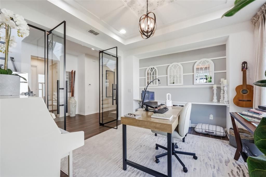 Activo con contrato: $850,000 (5 camas, 3 baños, 3261 Pies cuadrados)