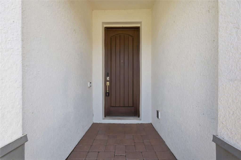 Activo con contrato: $850,000 (5 camas, 3 baños, 3261 Pies cuadrados)