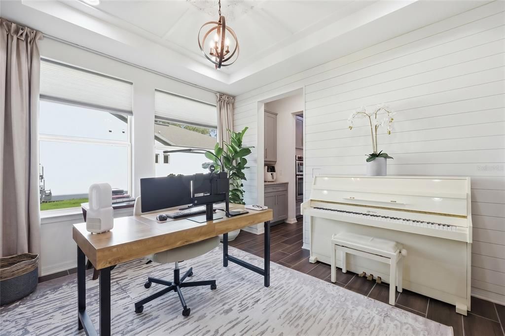Activo con contrato: $850,000 (5 camas, 3 baños, 3261 Pies cuadrados)