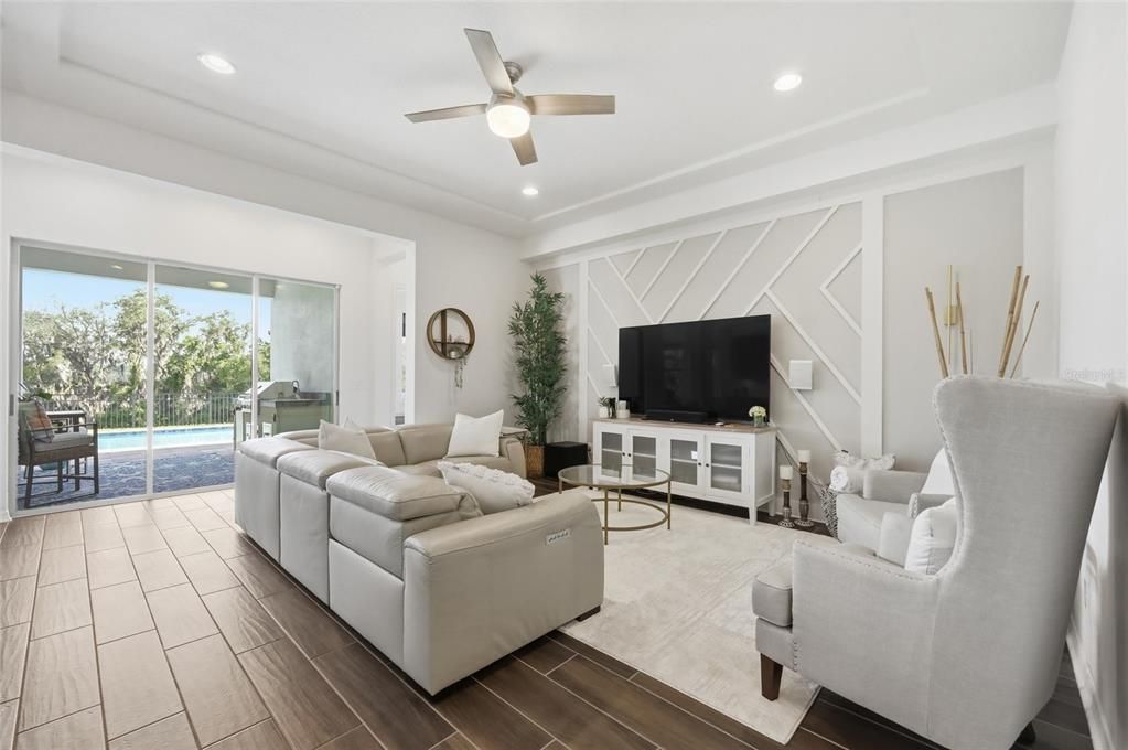 Activo con contrato: $850,000 (5 camas, 3 baños, 3261 Pies cuadrados)
