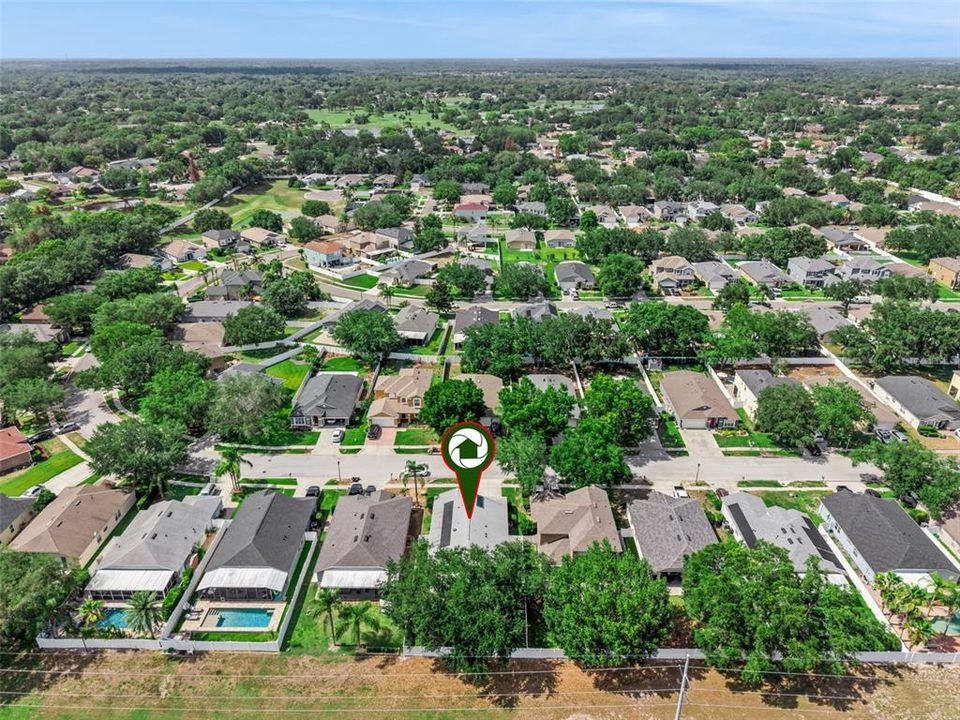 Под контрактом: $475,000 (4 спален, 2 ванн, 1959 Квадратных фут)