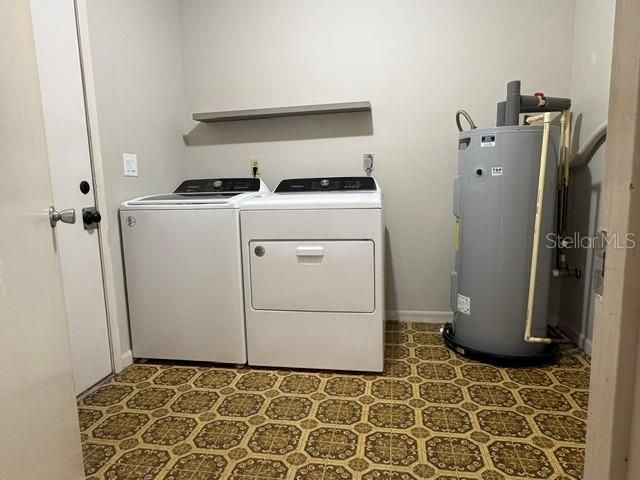 For Sale: $227,900 (2 beds, 2 baths, 1085 Square Feet)
