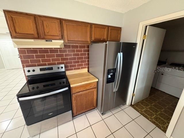 For Sale: $227,900 (2 beds, 2 baths, 1085 Square Feet)