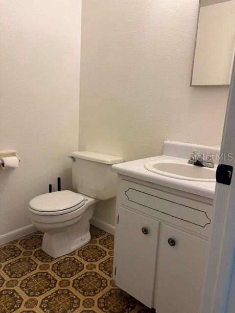 For Sale: $227,900 (2 beds, 2 baths, 1085 Square Feet)
