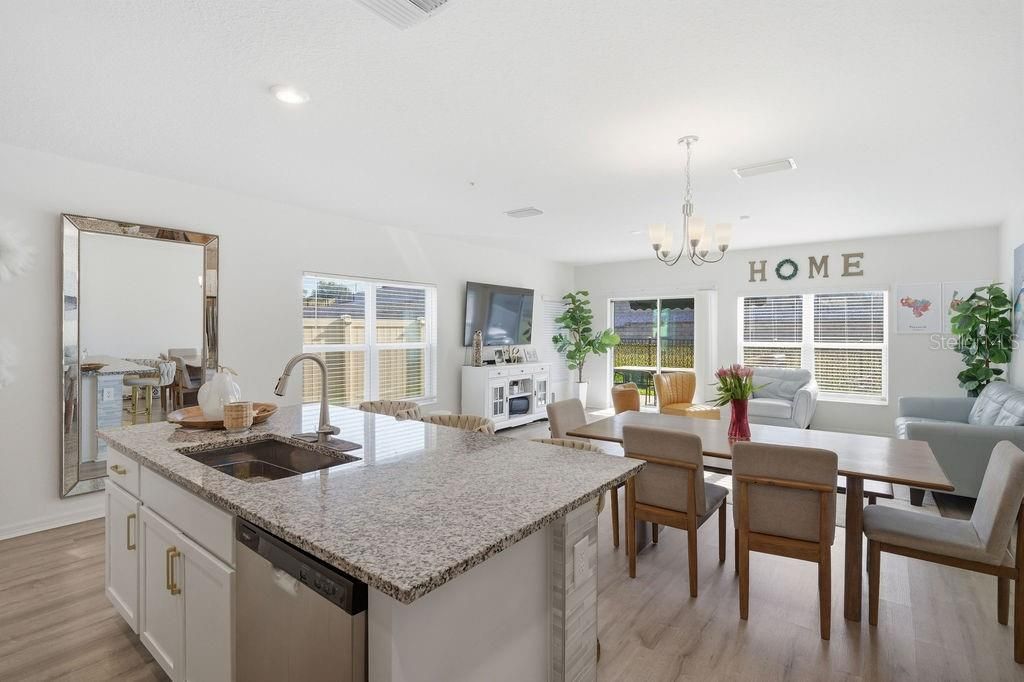 For Sale: $380,000 (3 beds, 2 baths, 1687 Square Feet)