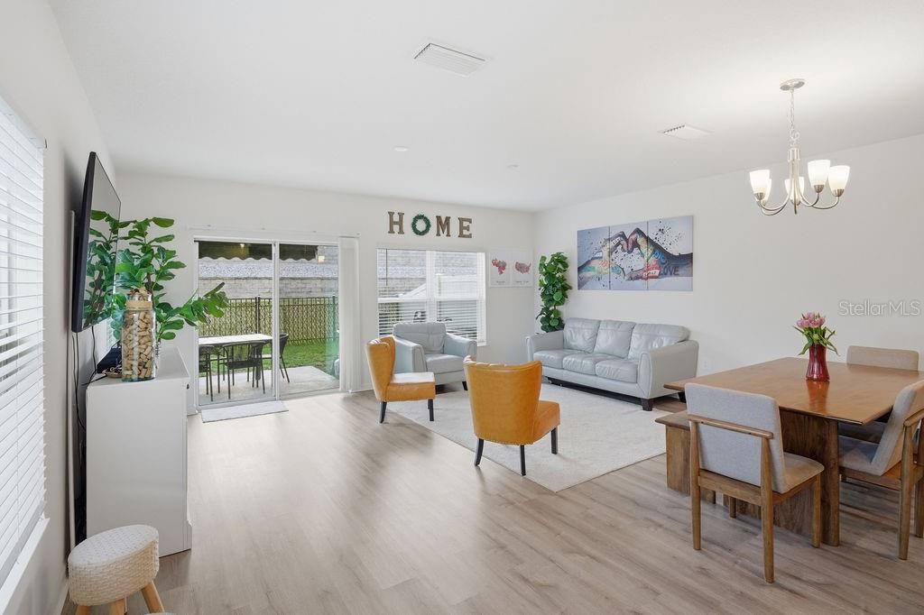 For Sale: $380,000 (3 beds, 2 baths, 1687 Square Feet)
