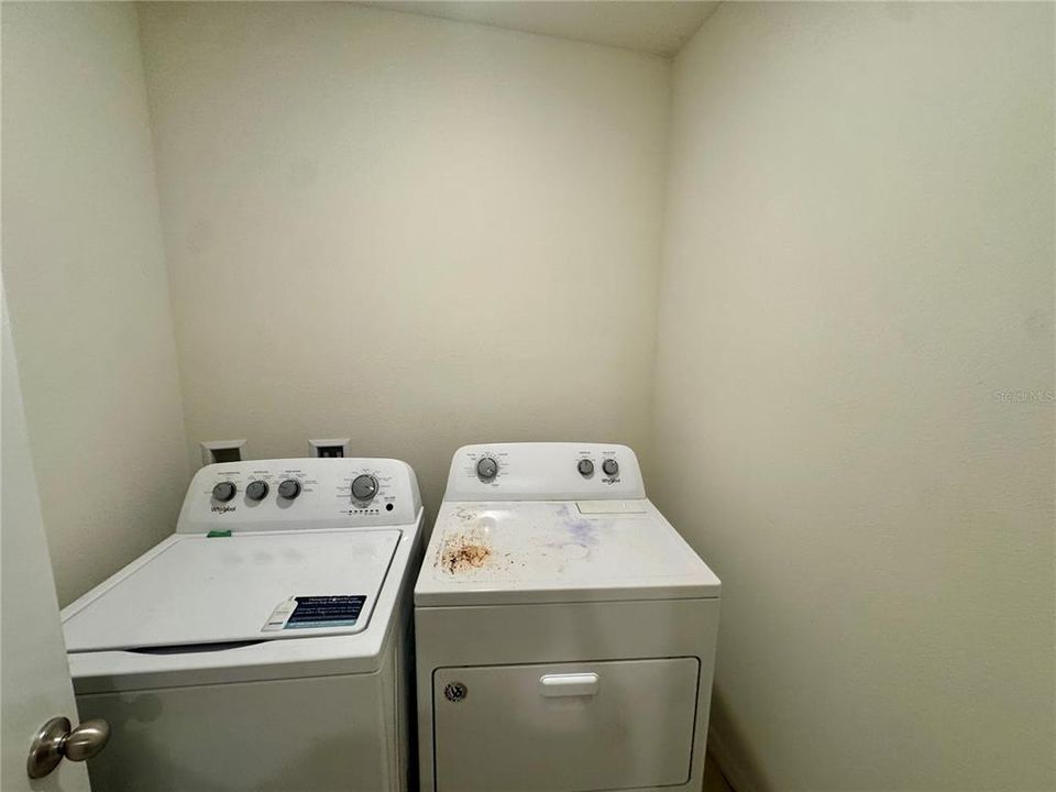 For Rent: $2,250 (3 beds, 2 baths, 1676 Square Feet)