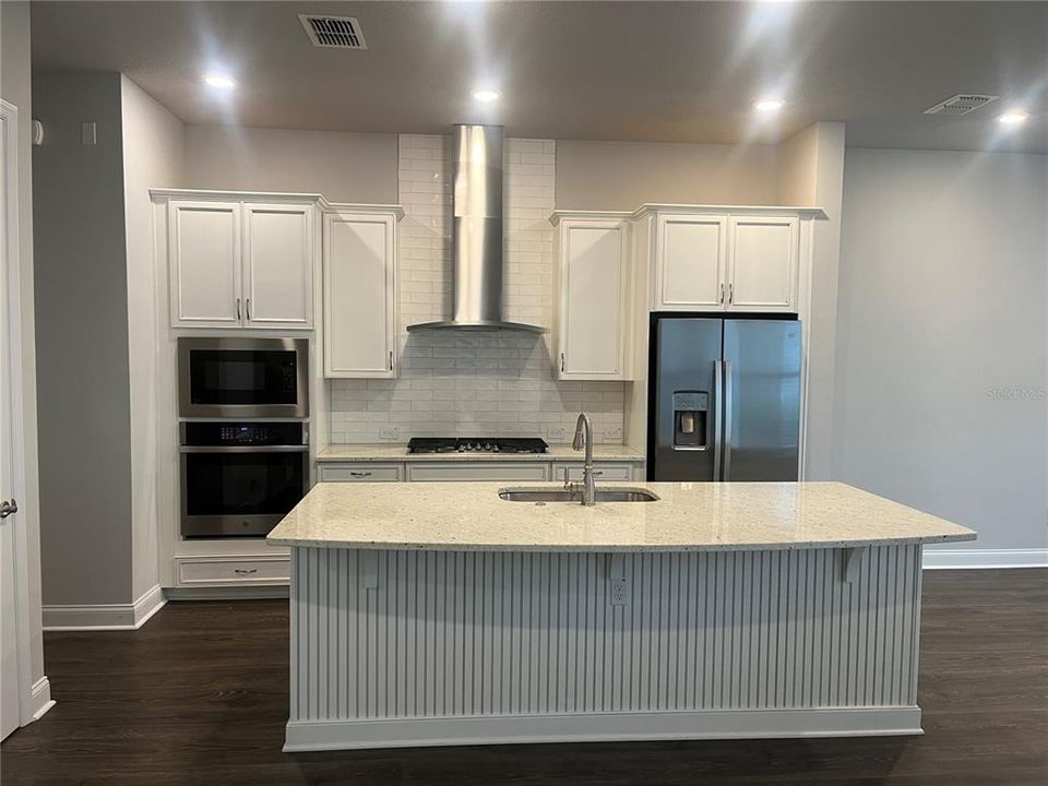 For Rent: $2,750 (3 beds, 2 baths, 1733 Square Feet)
