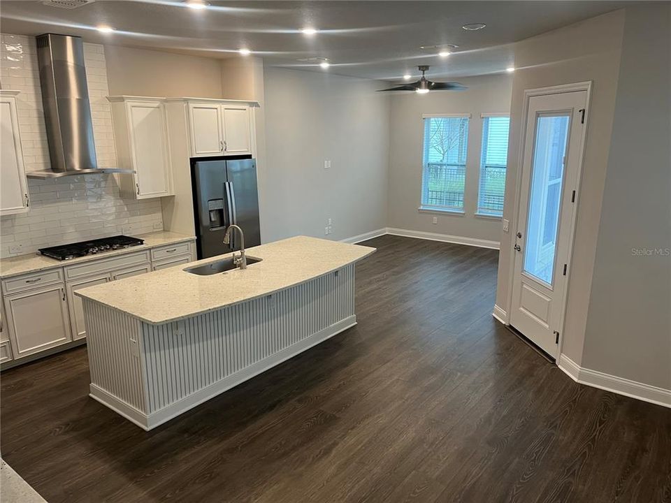 For Rent: $2,750 (3 beds, 2 baths, 1733 Square Feet)