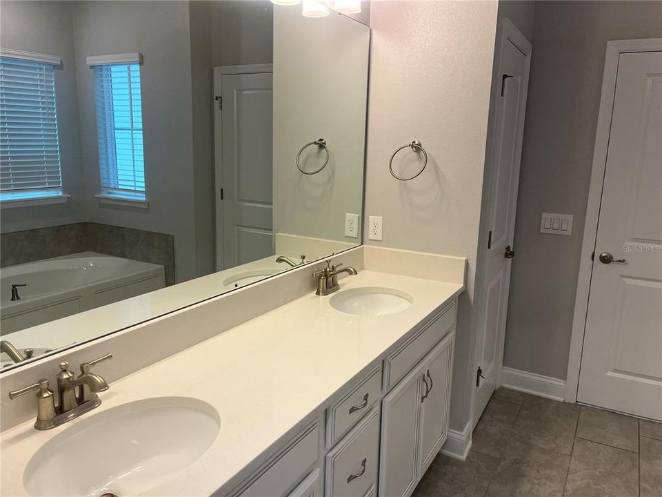 For Rent: $2,750 (3 beds, 2 baths, 1733 Square Feet)