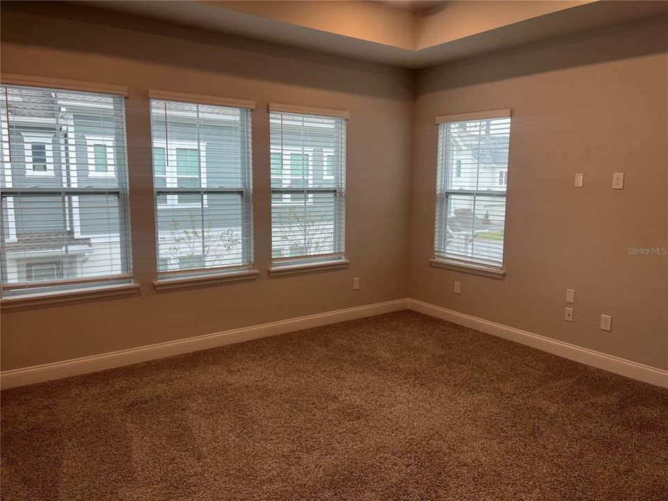 For Rent: $2,750 (3 beds, 2 baths, 1733 Square Feet)