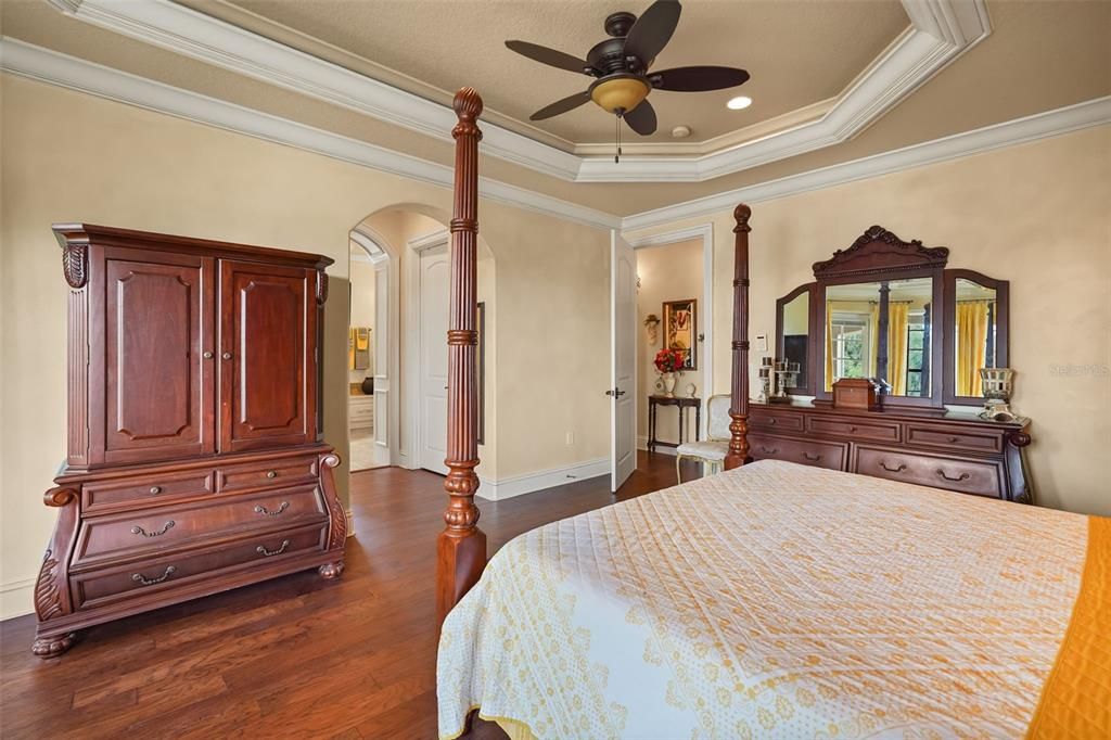 En Venta: $1,300,000 (5 camas, 4 baños, 3772 Pies cuadrados)