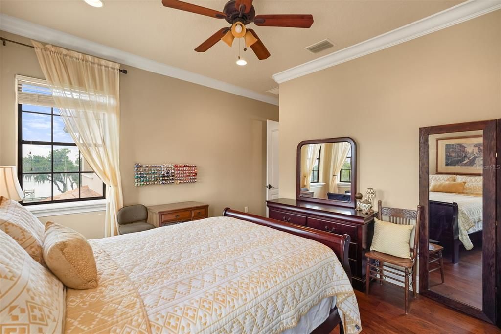 En Venta: $1,300,000 (5 camas, 4 baños, 3772 Pies cuadrados)