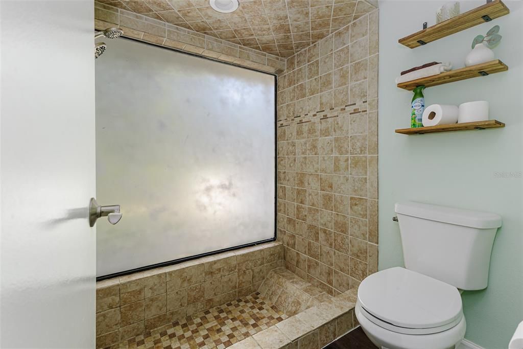 На продажу: $399,000 (3 спален, 2 ванн, 2084 Квадратных фут)