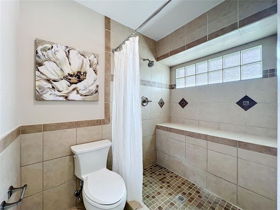 На продажу: $389,900 (3 спален, 2 ванн, 1756 Квадратных фут)