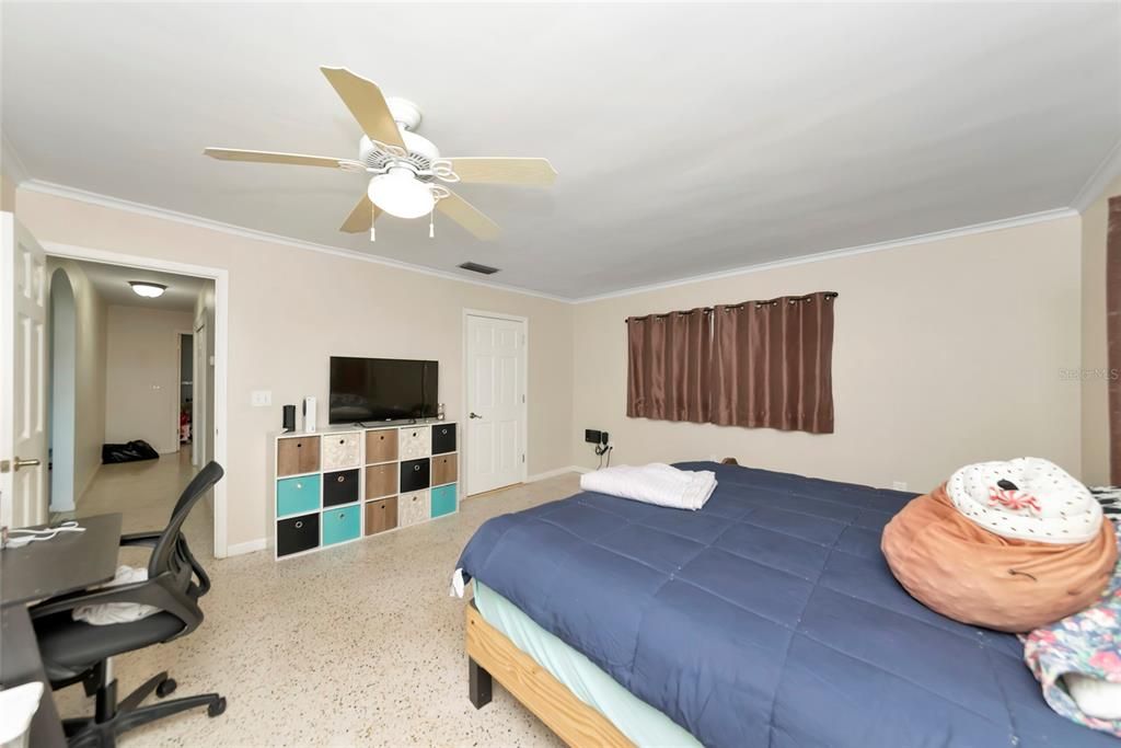 En Venta: $4,000,000 (5 camas, 3 baños, 2300 Pies cuadrados)