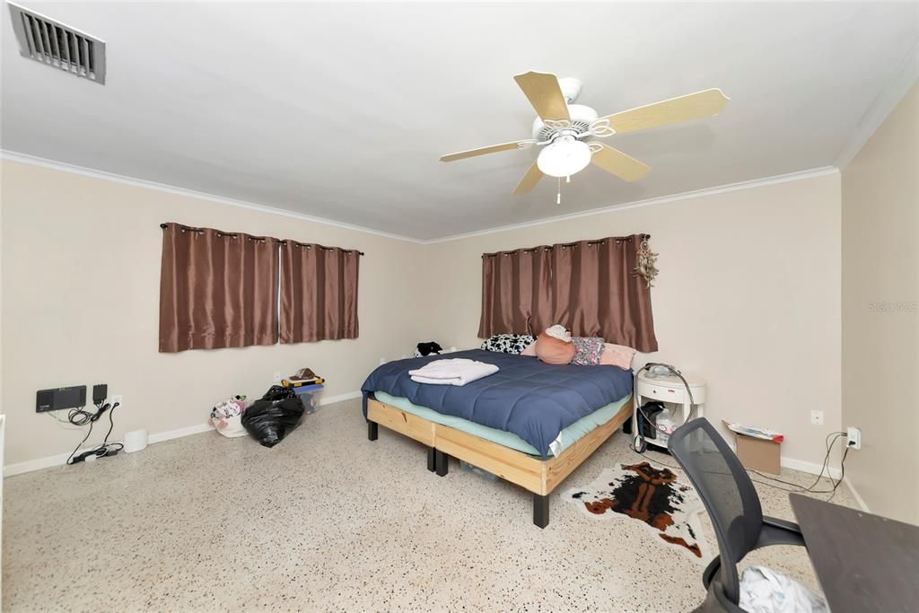 En Venta: $4,000,000 (5 camas, 3 baños, 2300 Pies cuadrados)