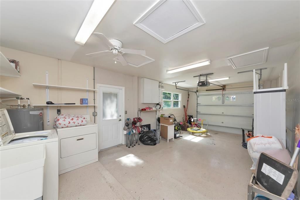 En Venta: $4,000,000 (5 camas, 3 baños, 2300 Pies cuadrados)
