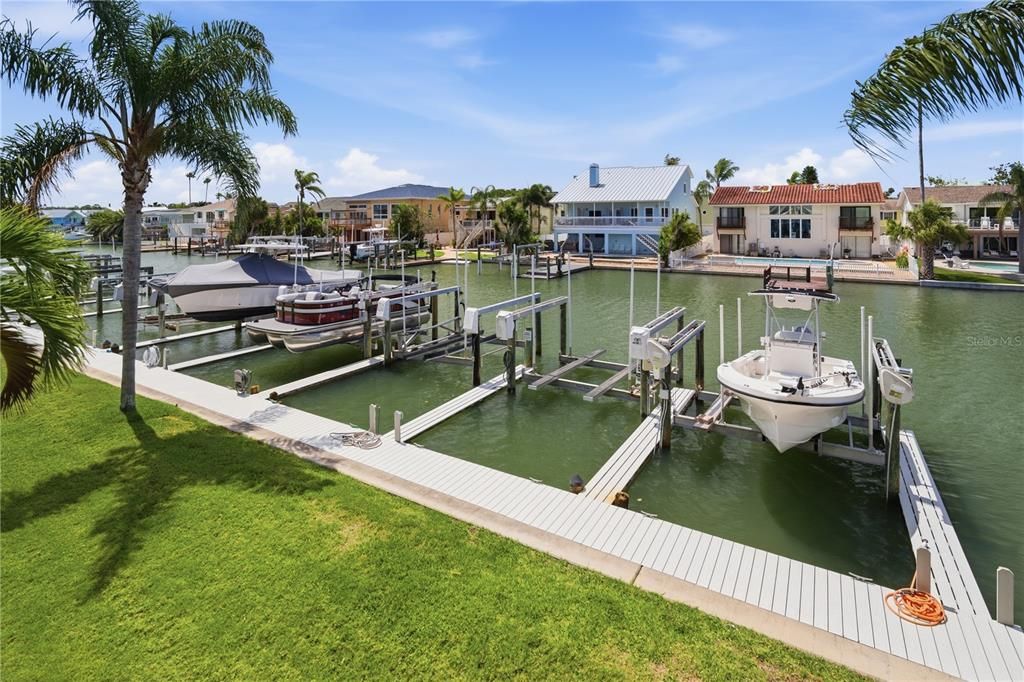 For Sale: $679,000 (2 beds, 2 baths, 1465 Square Feet)