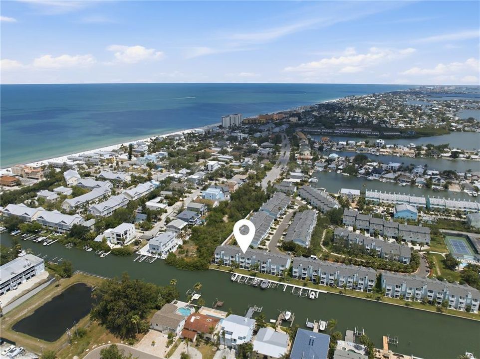 For Sale: $679,000 (2 beds, 2 baths, 1465 Square Feet)