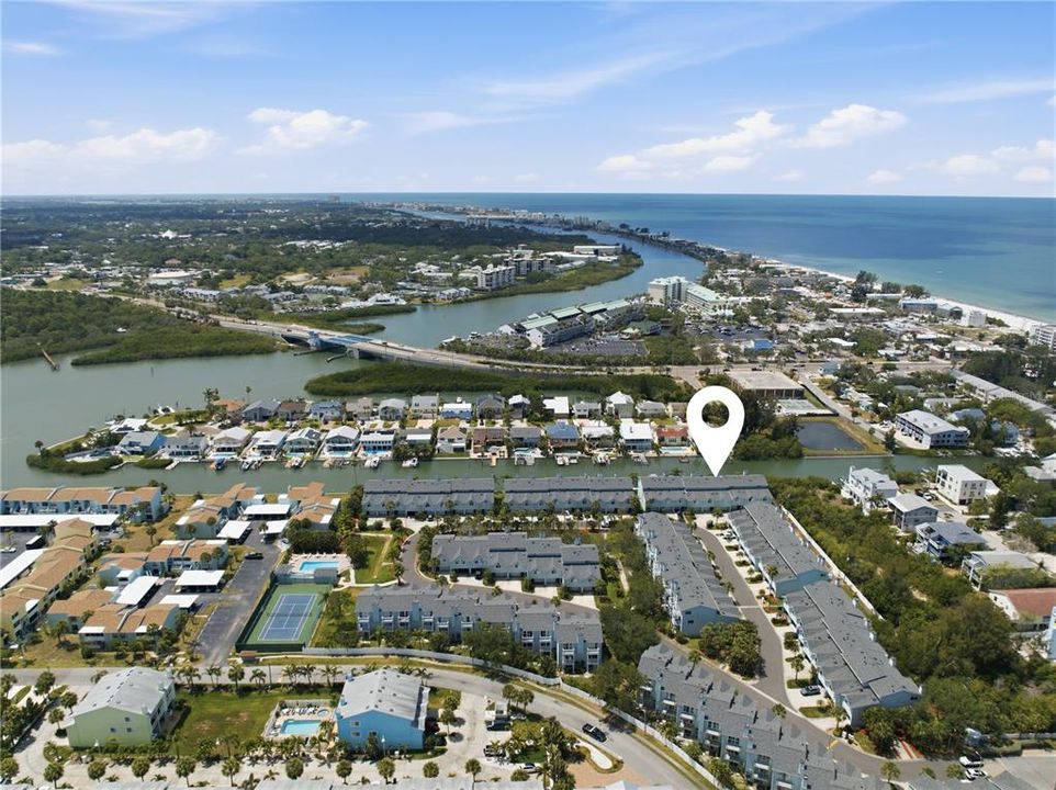 For Sale: $679,000 (2 beds, 2 baths, 1465 Square Feet)