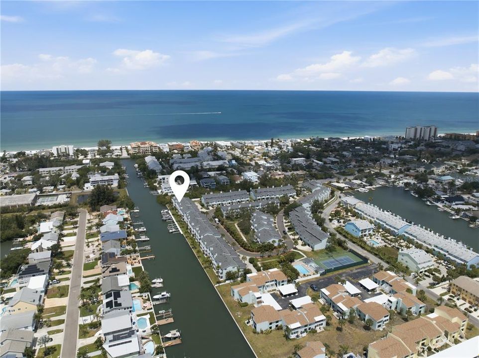 For Sale: $679,000 (2 beds, 2 baths, 1465 Square Feet)