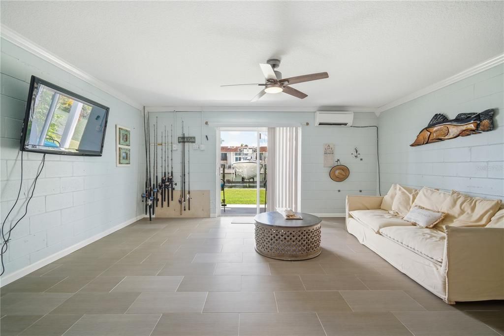 For Sale: $679,000 (2 beds, 2 baths, 1465 Square Feet)