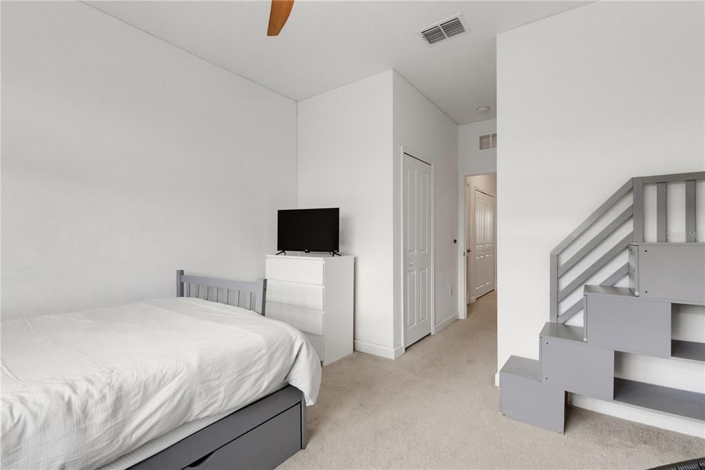 For Sale: $334,900 (3 beds, 2 baths, 1925 Square Feet)