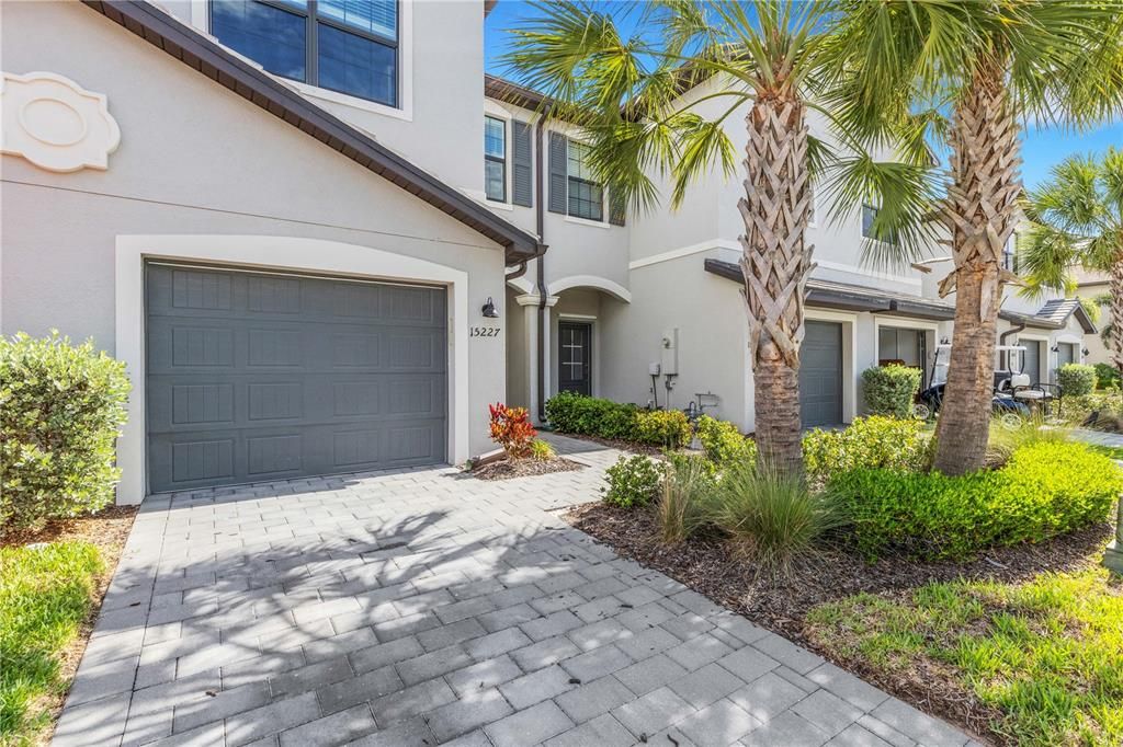For Sale: $334,900 (3 beds, 2 baths, 1925 Square Feet)
