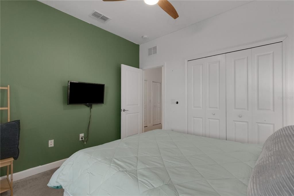 For Sale: $334,900 (3 beds, 2 baths, 1925 Square Feet)