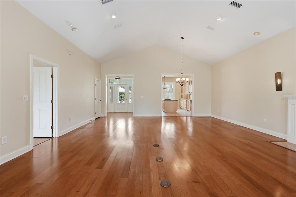 For Sale: $750,000 (4 beds, 3 baths, 2451 Square Feet)