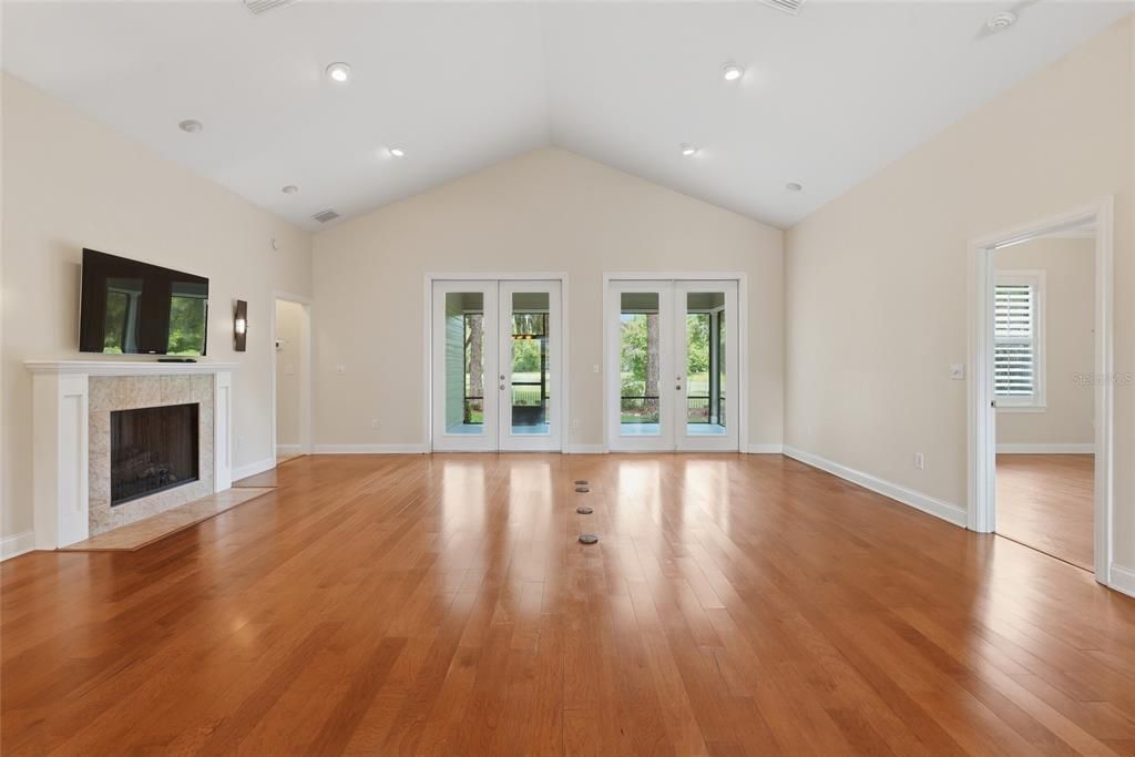 For Sale: $750,000 (4 beds, 3 baths, 2451 Square Feet)