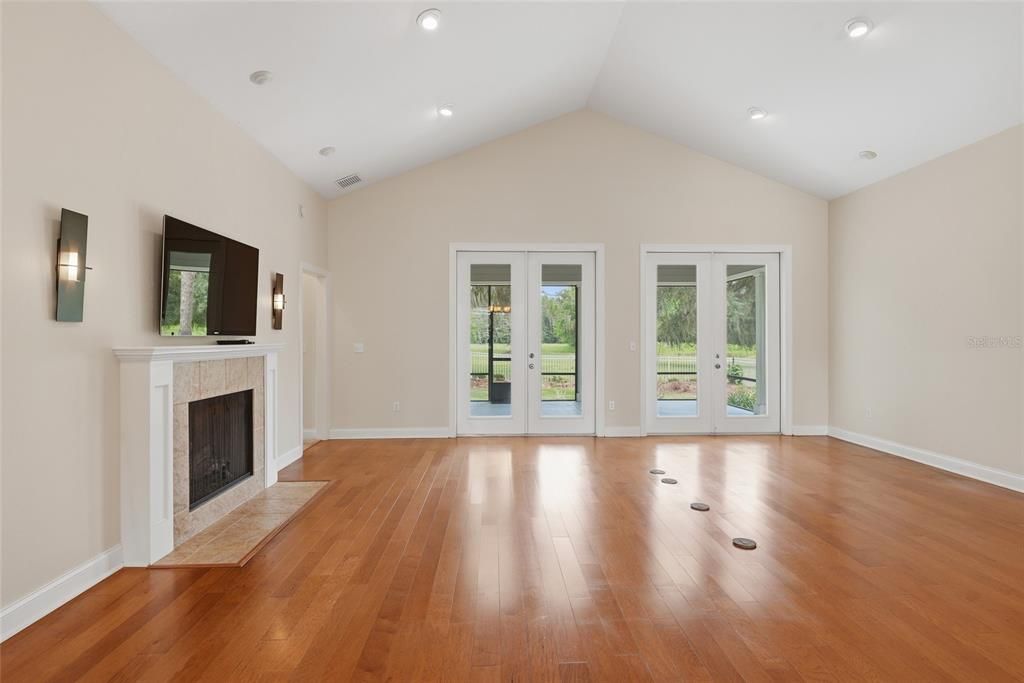 For Sale: $750,000 (4 beds, 3 baths, 2451 Square Feet)