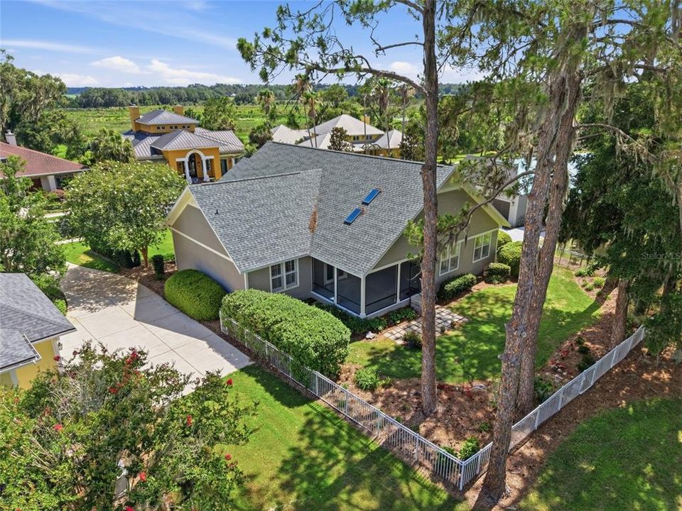 For Sale: $750,000 (4 beds, 3 baths, 2451 Square Feet)