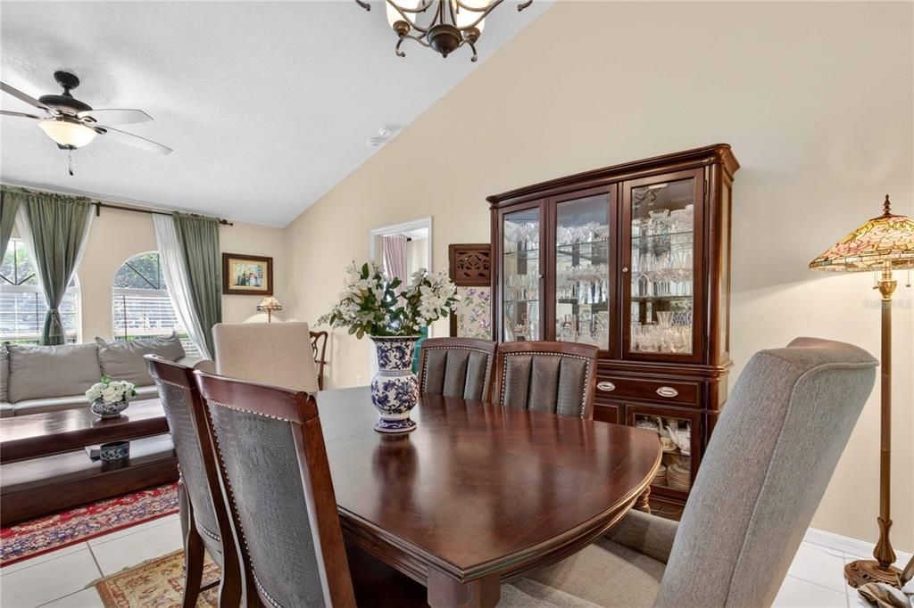 En Venta: $539,900 (3 camas, 2 baños, 1940 Pies cuadrados)