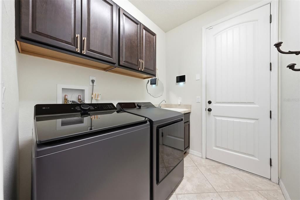 En Venta: $589,900 (4 camas, 3 baños, 2432 Pies cuadrados)