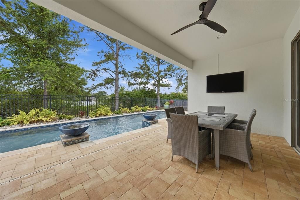En Venta: $589,900 (4 camas, 3 baños, 2432 Pies cuadrados)