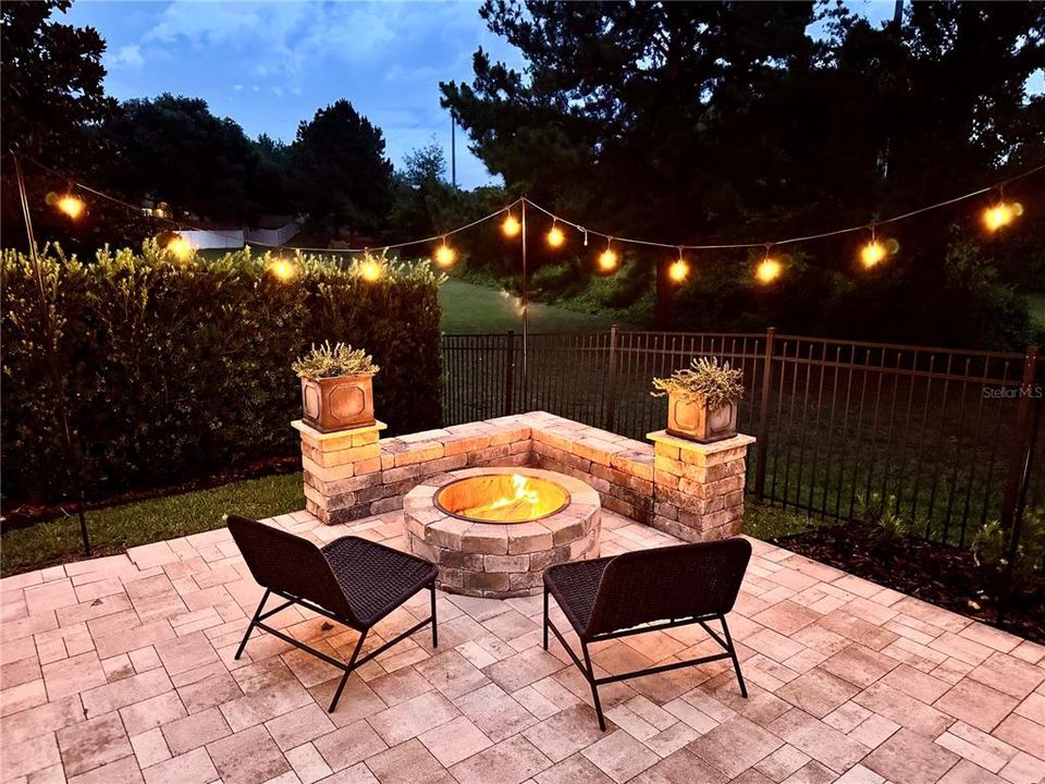 En Venta: $589,900 (4 camas, 3 baños, 2432 Pies cuadrados)
