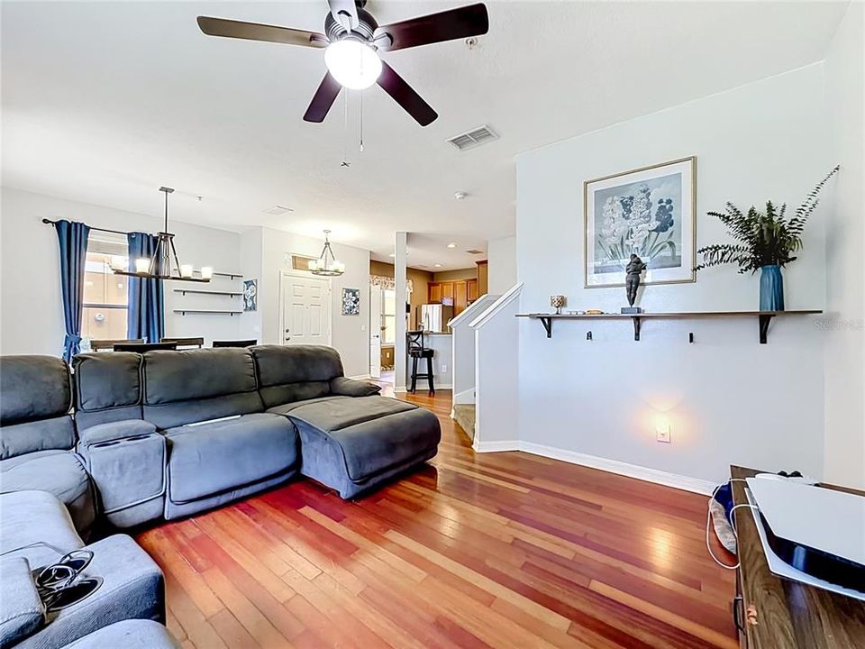For Sale: $289,900 (3 beds, 2 baths, 1530 Square Feet)