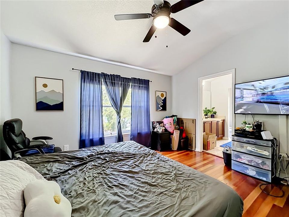 For Sale: $289,900 (3 beds, 2 baths, 1530 Square Feet)