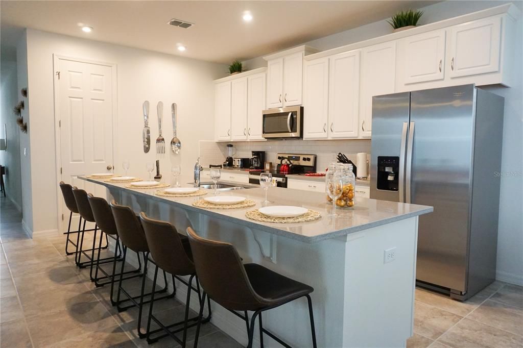 For Sale: $590,990 (6 beds, 4 baths, 2987 Square Feet)
