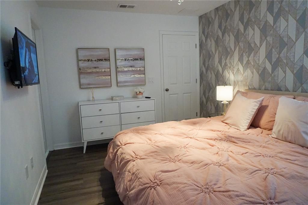For Sale: $590,990 (6 beds, 4 baths, 2987 Square Feet)