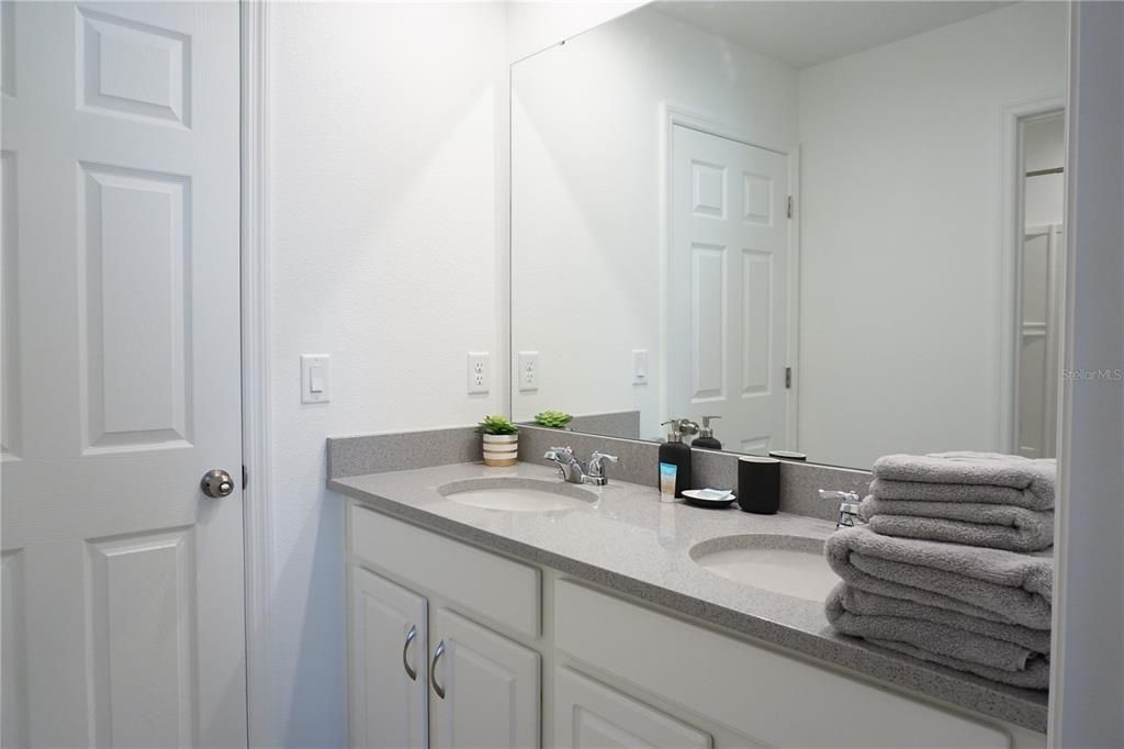 For Sale: $590,990 (6 beds, 4 baths, 2987 Square Feet)