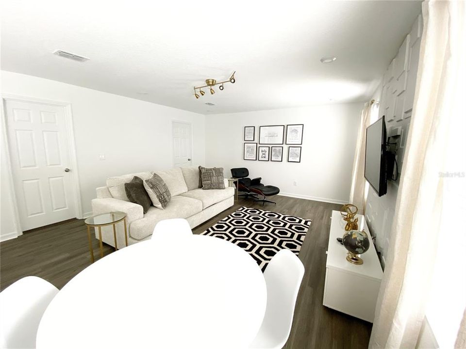 For Sale: $590,990 (6 beds, 4 baths, 2987 Square Feet)