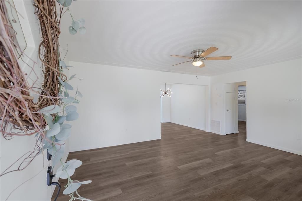 En Venta: $367,000 (2 camas, 2 baños, 1190 Pies cuadrados)