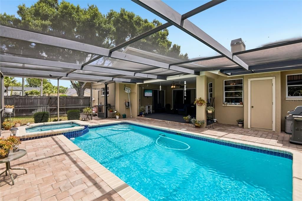 En Venta: $625,000 (4 camas, 2 baños, 1820 Pies cuadrados)